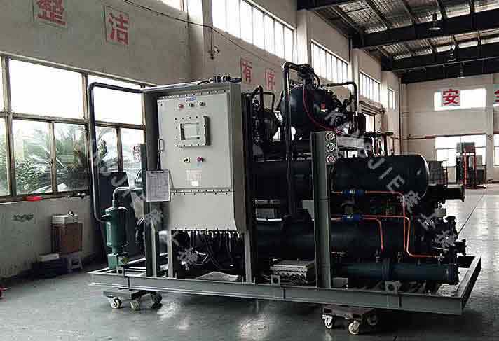 超低溫螺桿復(fù)疊水冷制冷機組